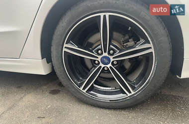 Седан Ford Fusion 2015 в 