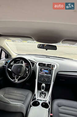 Седан Ford Fusion 2013 в 