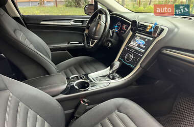 Седан Ford Fusion 2013 в 