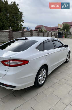 Седан Ford Fusion 2014 в 