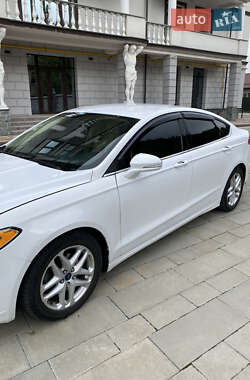 Седан Ford Fusion 2014 в 