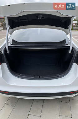 Седан Ford Fusion 2014 в 
