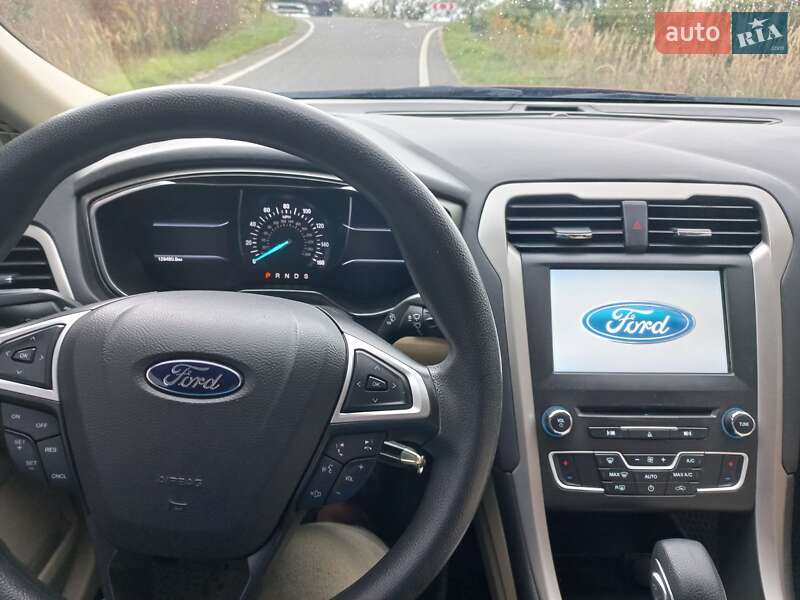 Седан Ford Fusion 2016 в Ровно