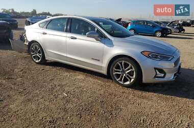 Седан Ford Fusion 2019 в 