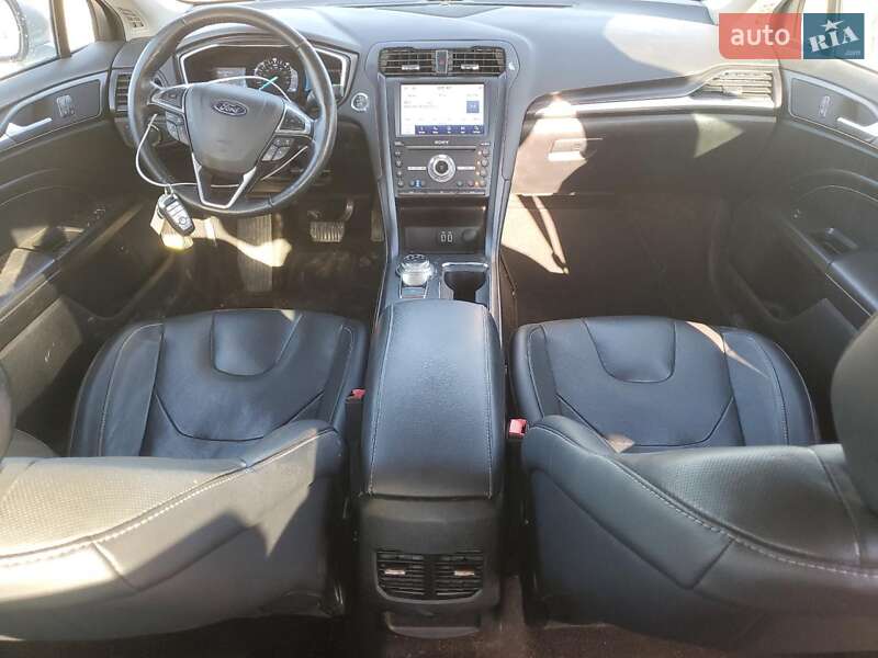 Седан Ford Fusion 2019 в Львові