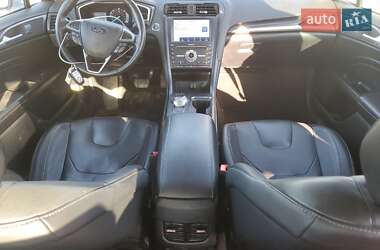 Седан Ford Fusion 2019 в 