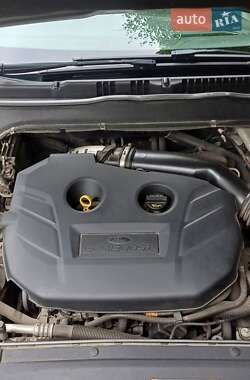 Седан Ford Fusion 2013 в 