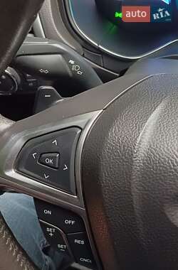 Седан Ford Fusion 2013 в 
