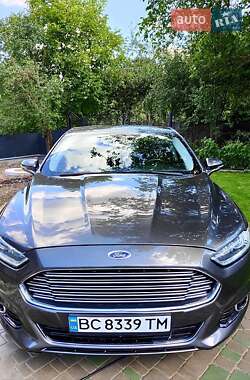 Седан Ford Fusion 2015 в 