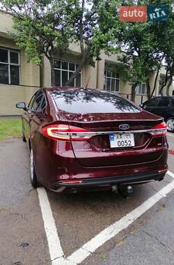 Седан Ford Fusion 2016 в 
