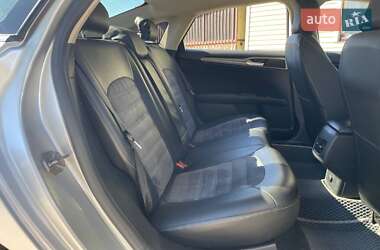 Седан Ford Fusion 2017 в 