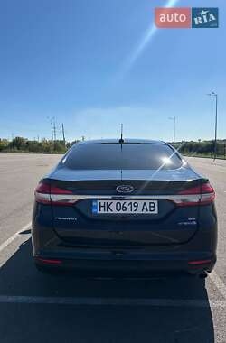 Седан Ford Fusion 2017 в 