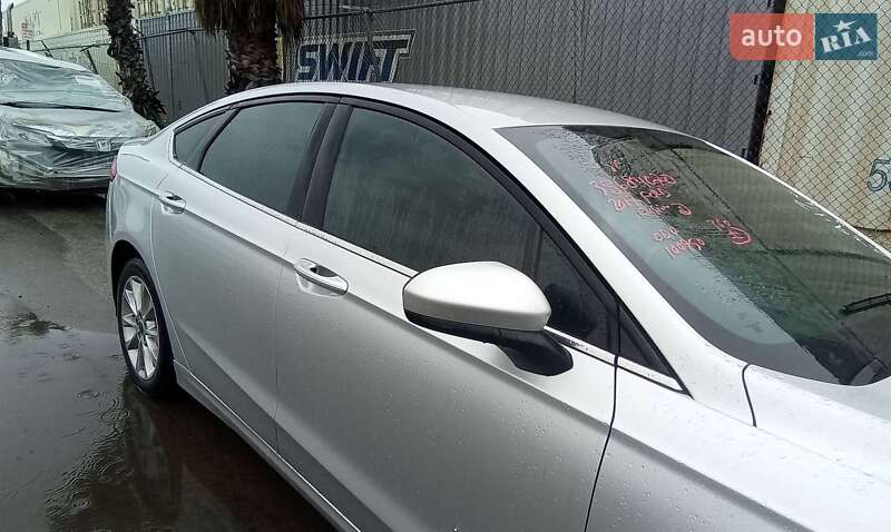 Седан Ford Fusion 2017 в Львове