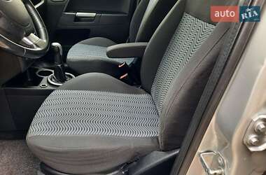 Хэтчбек Ford Fusion 2006 в 