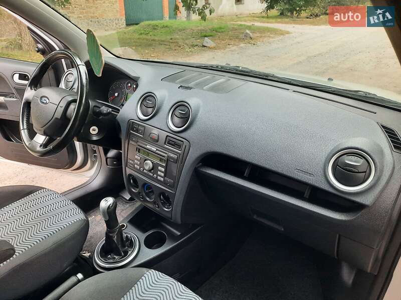 Хэтчбек Ford Fusion 2006 в Полтаве фото 57 Хэтчбек Ford Fusion 2006 в Полтаве