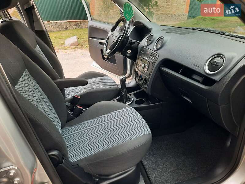 Хэтчбек Ford Fusion 2006 в Полтаве фото 60 Хэтчбек Ford Fusion 2006 в Полтаве