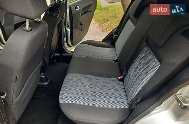 Хэтчбек Ford Fusion 2006 в 