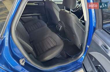 Седан Ford Fusion 2017 в 