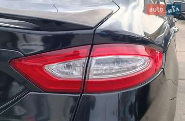 Седан Ford Fusion 2013 в 