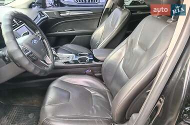 Седан Ford Fusion 2013 в 