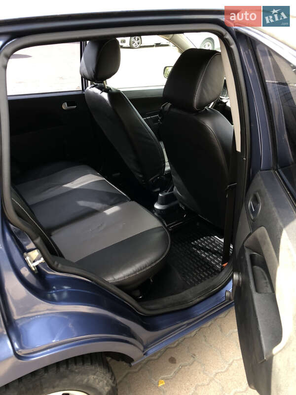 Хетчбек Ford Fusion 2005 в Сумах