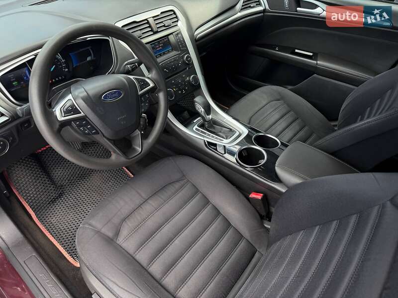 Седан Ford Fusion 2013 в Рівному