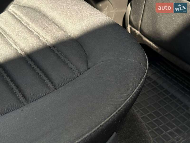 Седан Ford Fusion 2013 в Рівному