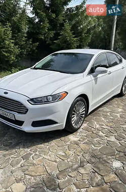 Седан Ford Fusion 2015 в Львові