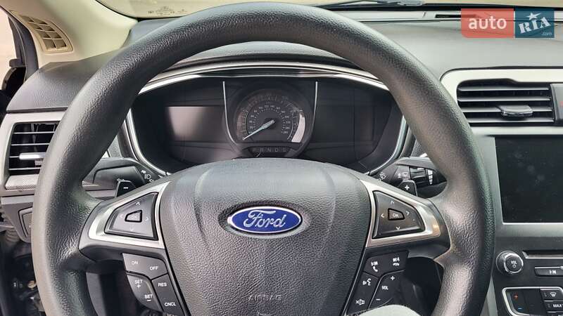 Седан Ford Fusion 2016 в Полтаві