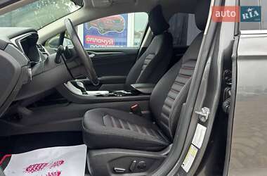 Седан Ford Fusion 2016 в 