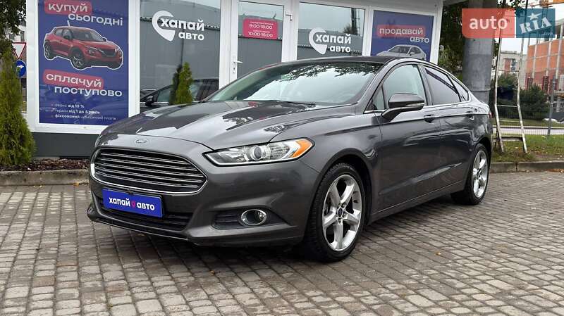 Седан Ford Fusion 2016 в Львові