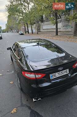 Седан Ford Fusion 2013 в 