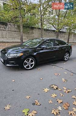 Седан Ford Fusion 2013 в 