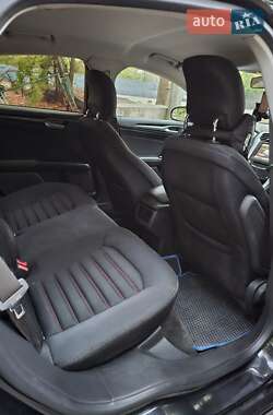 Седан Ford Fusion 2013 в 