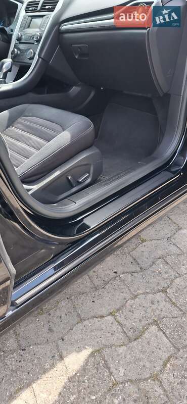 Седан Ford Fusion 2015 в Львові