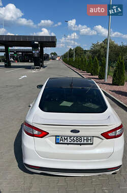 Седан Ford Fusion 2013 в 