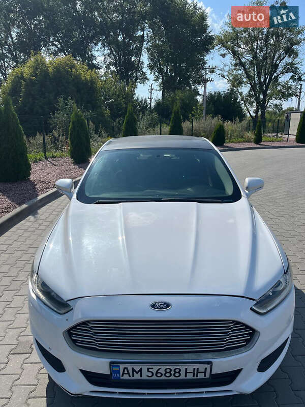 Седан Ford Fusion 2013 в Житомирі