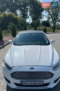 Седан Ford Fusion 2013 в 