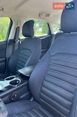 Седан Ford Fusion 2013 в 