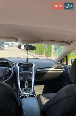 Седан Ford Fusion 2013 в 
