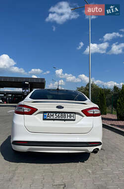 Седан Ford Fusion 2013 в 