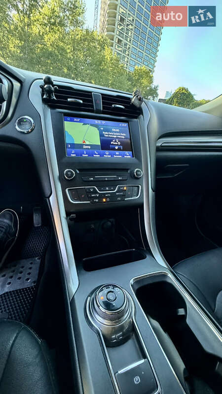 Седан Ford Fusion 2016 в Дніпрі