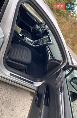 Седан Ford Fusion 2014 в 