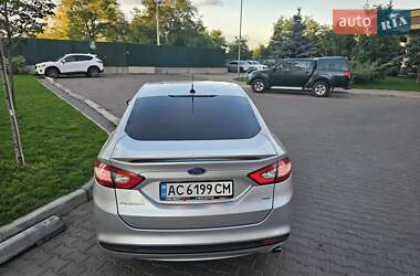 Седан Ford Fusion 2015 в 