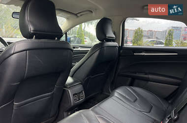 Седан Ford Fusion 2016 в 