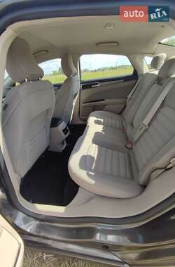 Седан Ford Fusion 2016 в 