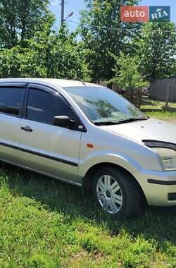 Хэтчбек Ford Fusion 2003 в 