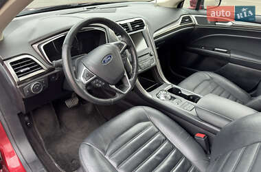 Седан Ford Fusion 2016 в 
