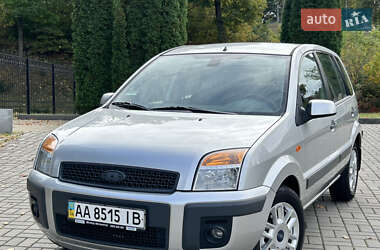 Хэтчбек Ford Fusion 2008 в 
