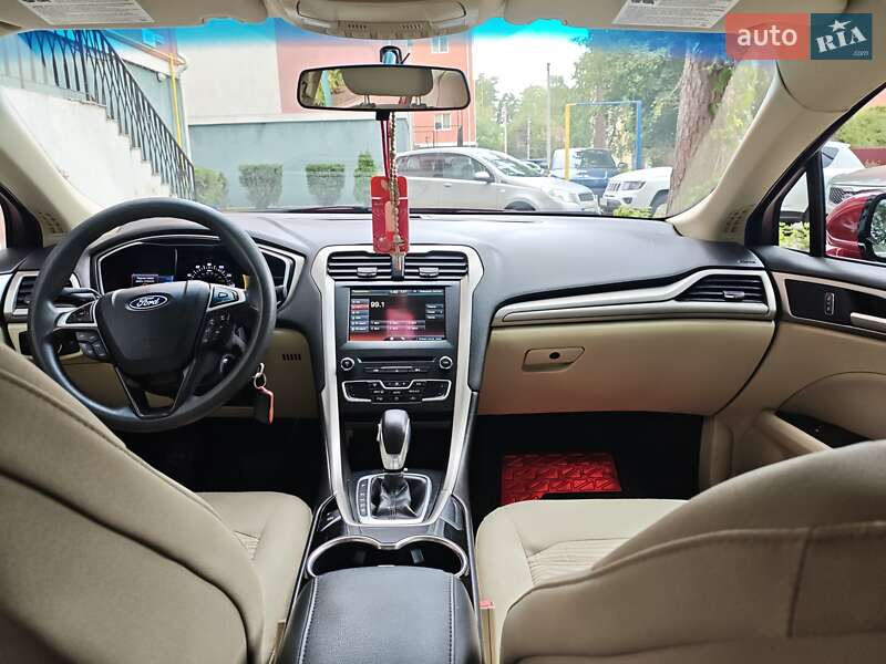Седан Ford Fusion 2015 в Києві